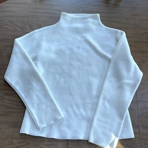 VS Sport Women’s White Fleece Size Small